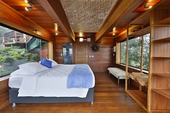 cliffside boutique hotel