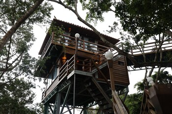 cliffside boutique hotel