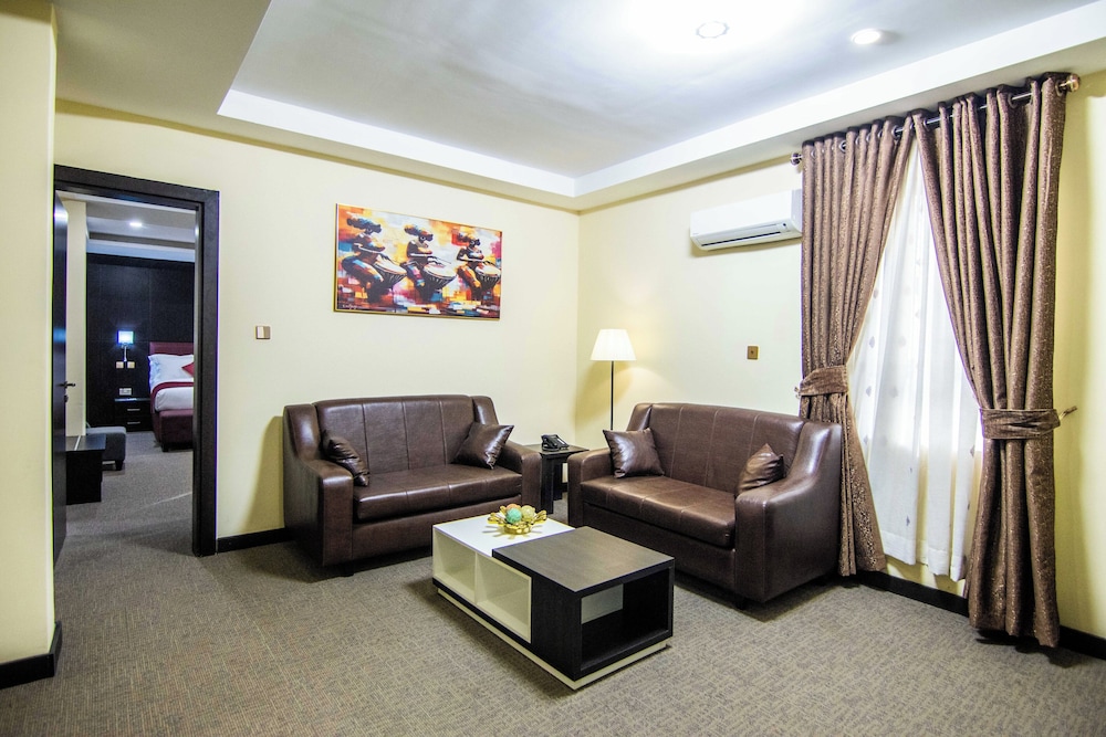 bon hotel octagon