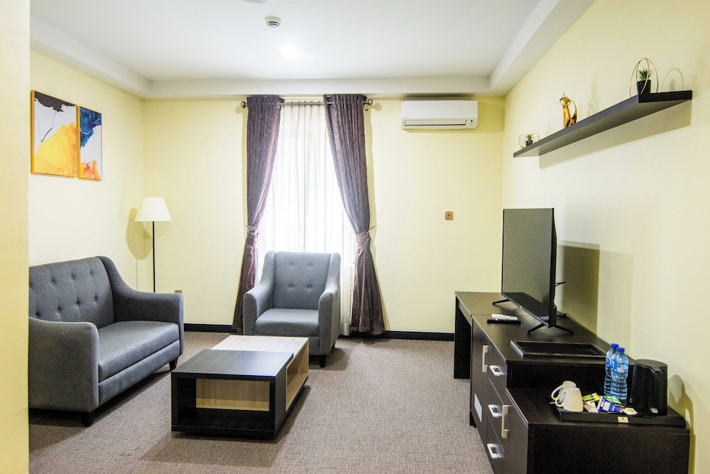 bon hotel octagon