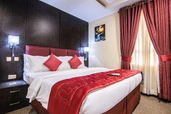 bon hotel octagon