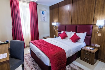 bon hotel octagon