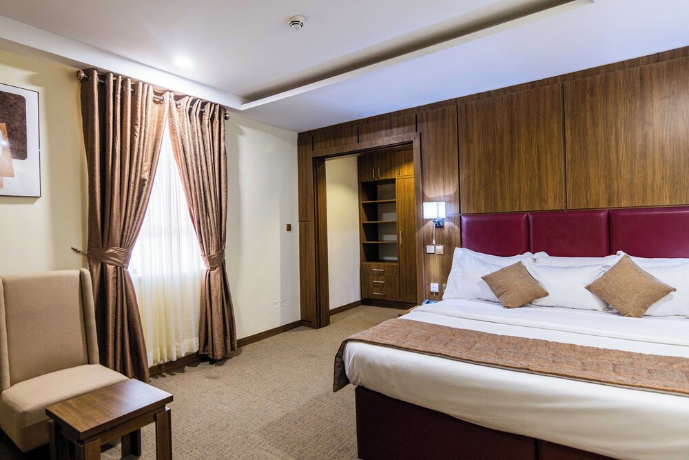 bon hotel octagon