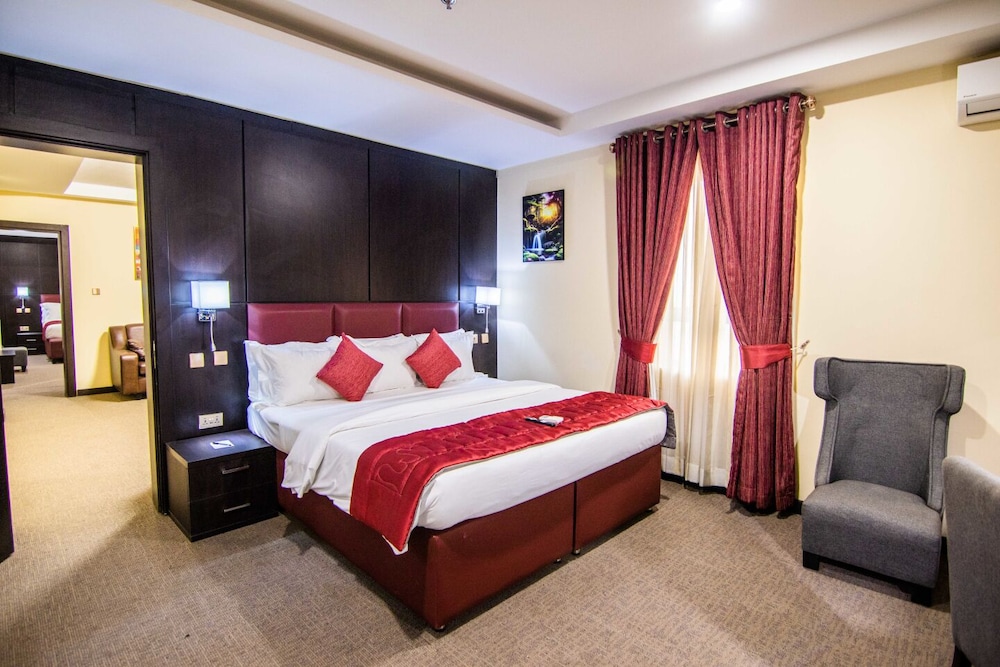 bon hotel octagon