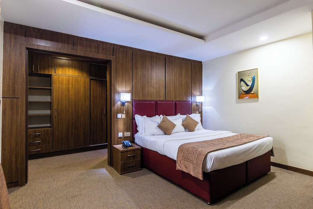 bon hotel octagon