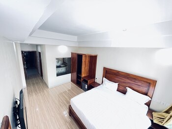 pulickal heights hotel