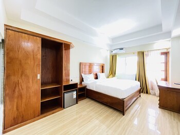 pulickal heights hotel