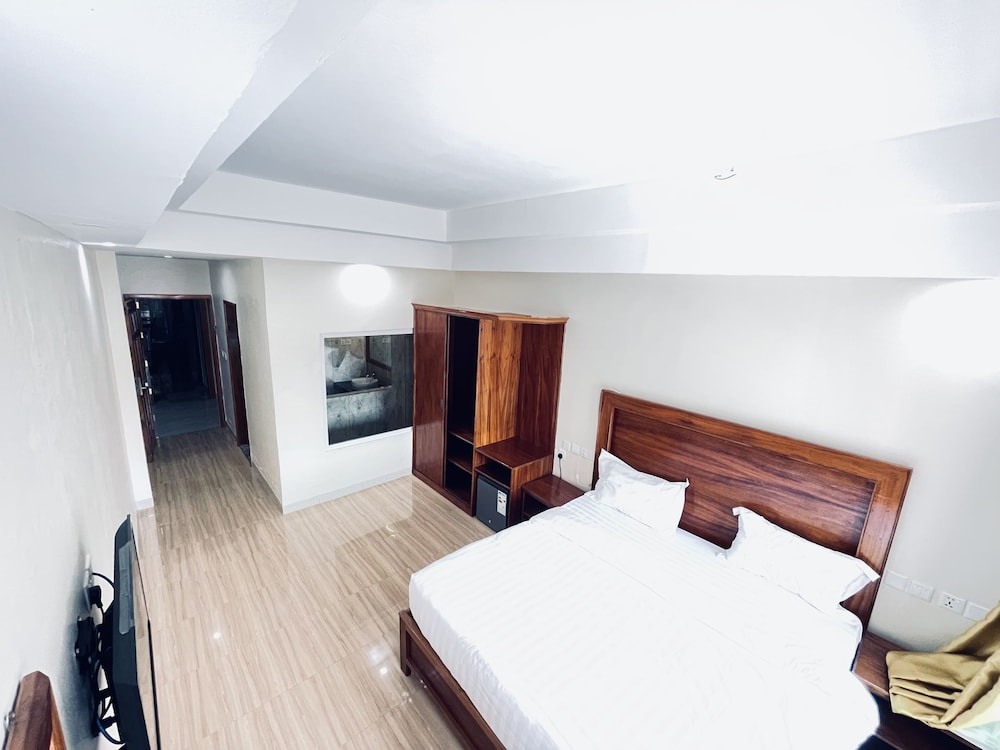 pulickal heights hotel