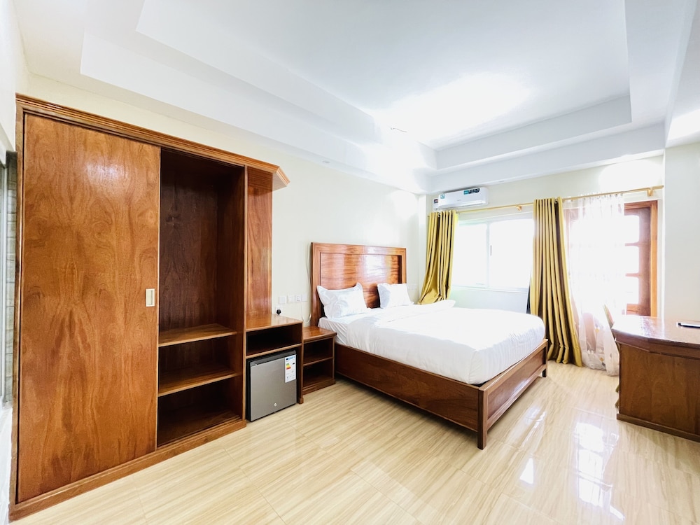 pulickal heights hotel