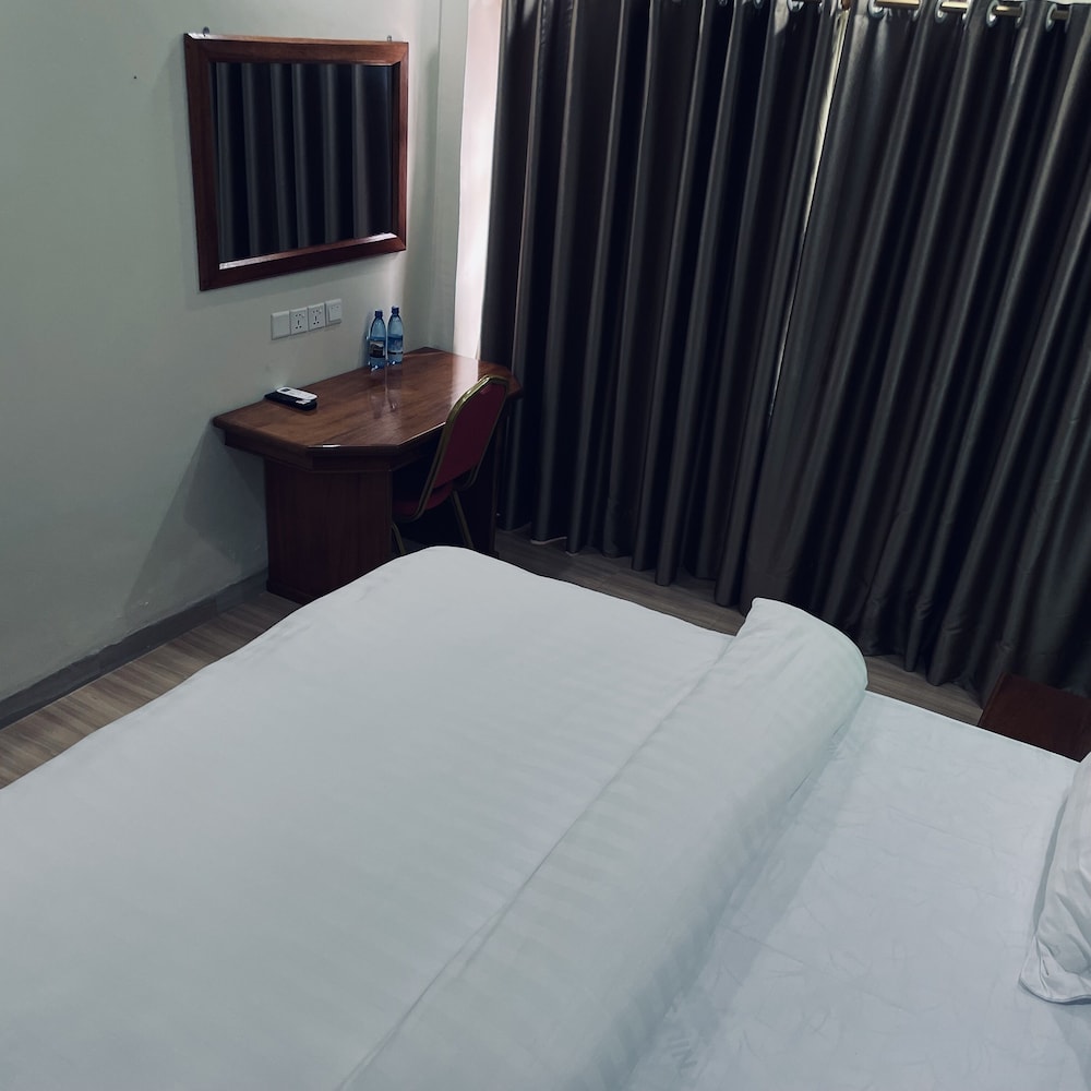 pulickal heights hotel