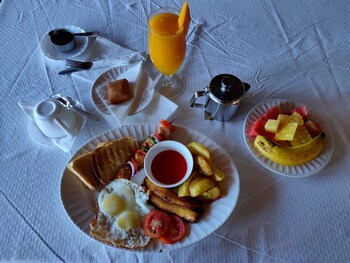 pulickal heights hotel