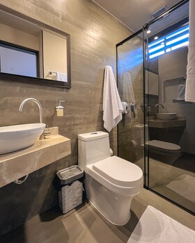 hotel balmoral plaza