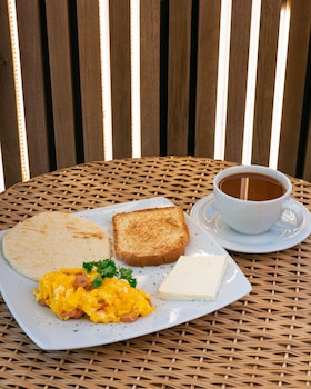 hotel balmoral plaza