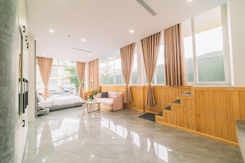 quy tai premium hotel