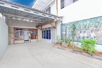 spot on 94085 hotel agung