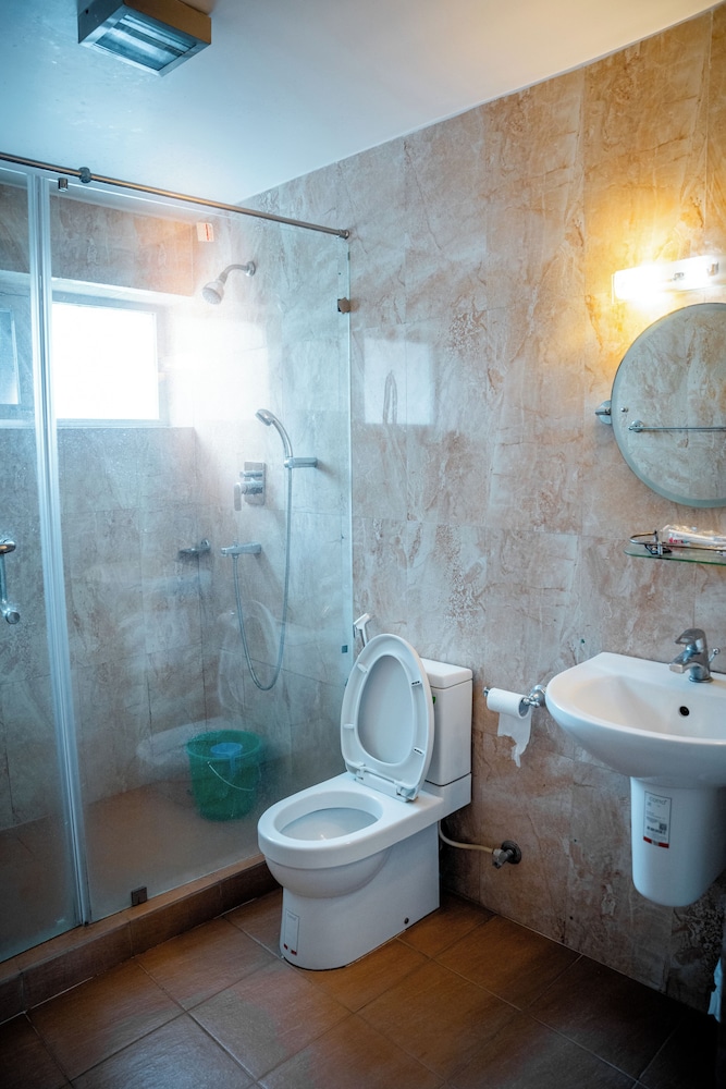 hotel harmony and little bites bistro