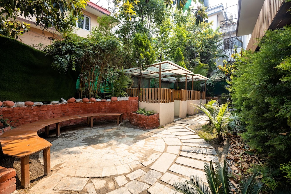 hotel harmony and little bites bistro