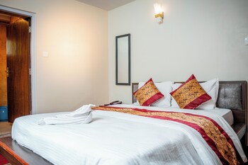 hotel harmony and little bites bistro