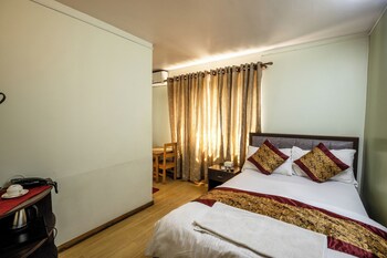 hotel harmony and little bites bistro