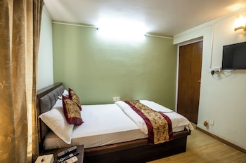 hotel harmony and little bites bistro