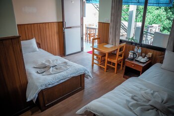 hotel harmony and little bites bistro