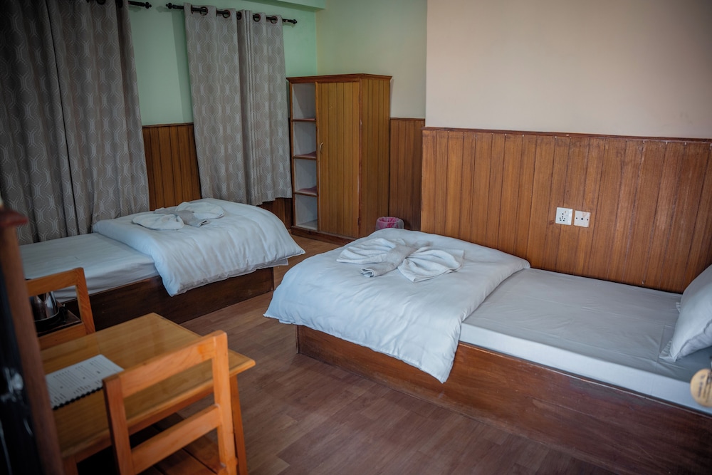 hotel harmony and little bites bistro