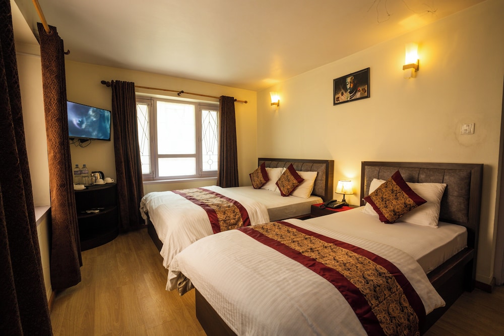 hotel harmony and little bites bistro