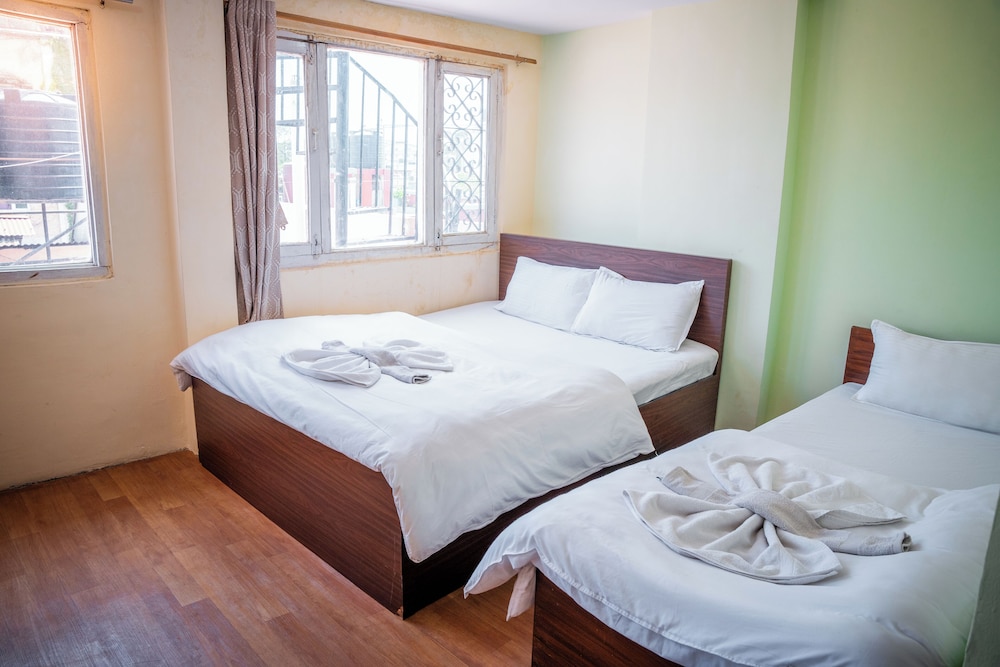 hotel harmony and little bites bistro