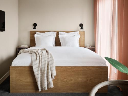 aura apartment hotel