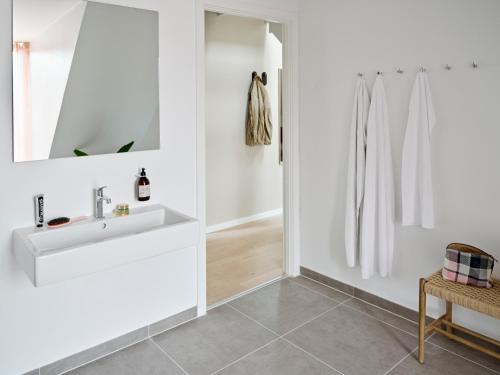 aura apartment hotel