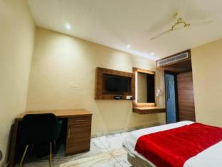 pooja o dine hotel yamunanagar