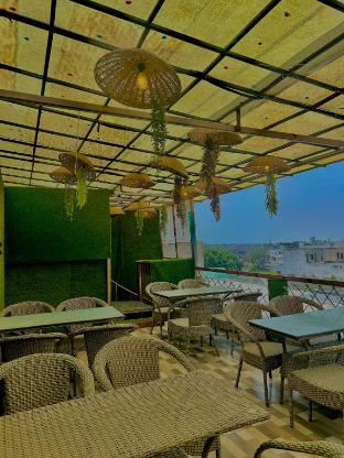 pooja o dine hotel yamunanagar