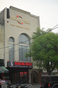 pooja o dine hotel yamunanagar