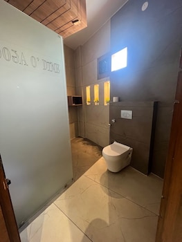 pooja o dine hotel yamunanagar