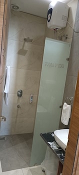 pooja o dine hotel yamunanagar