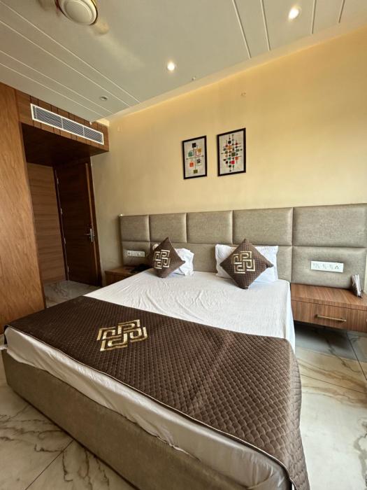 pooja o dine hotel yamunanagar
