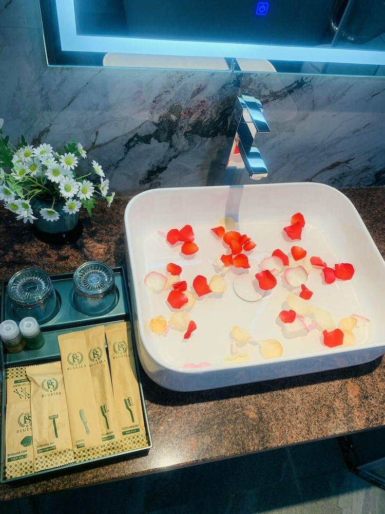 blue sea hue hotel