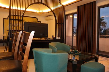blue sea hue hotel