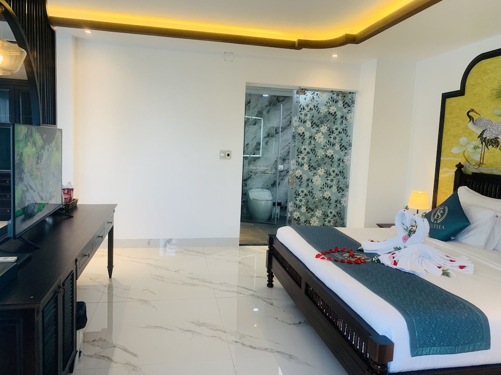 blue sea hue hotel