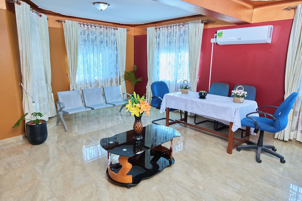 pb and j christian hotel