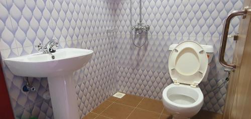 pb and j christian hotel