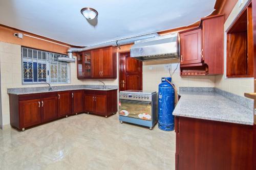 pb and j christian hotel