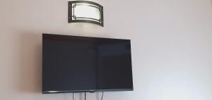 pb and j christian hotel