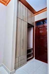 pb and j christian hotel