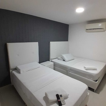 hotel puerta de san cayetano