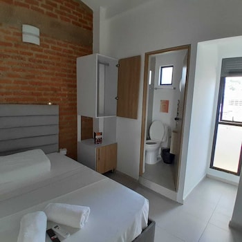 hotel puerta de san cayetano