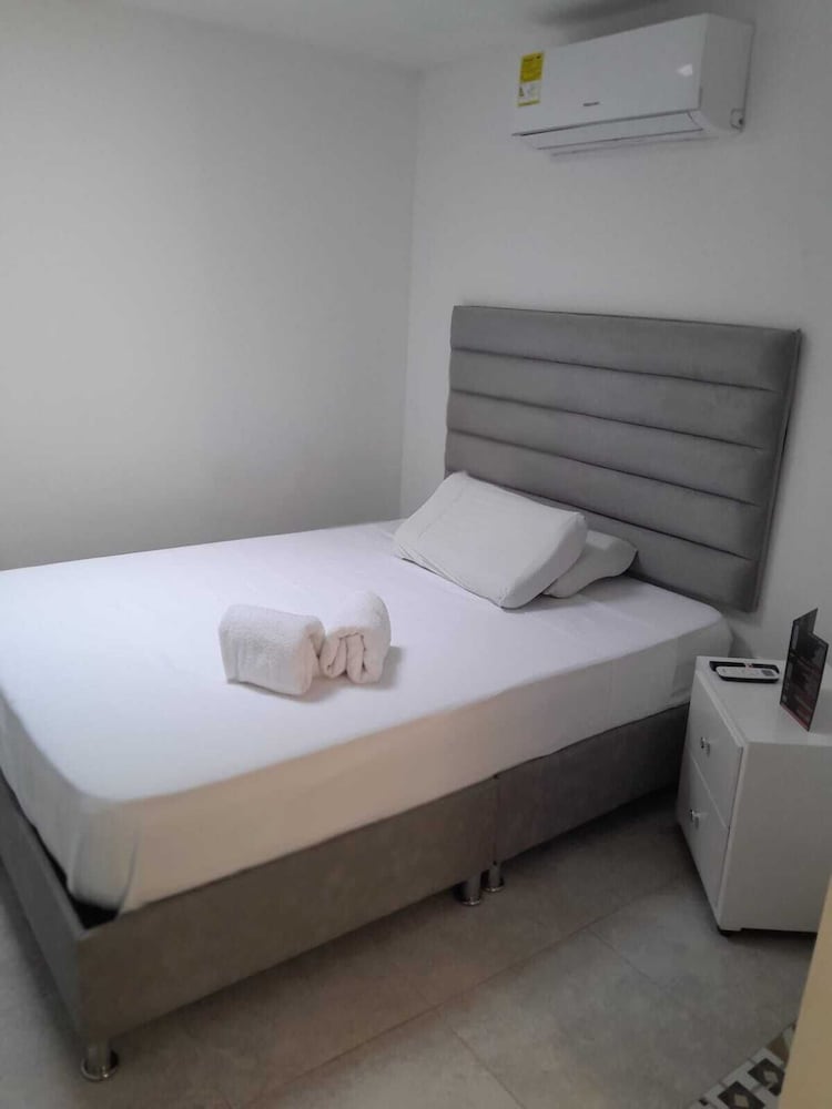 hotel puerta de san cayetano