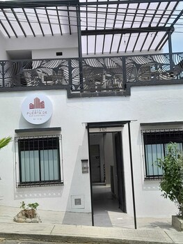hotel puerta de san cayetano