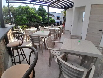 hotel puerta de san cayetano