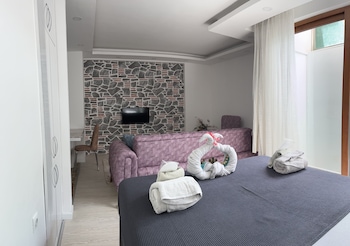 gardenya lara suit hotel